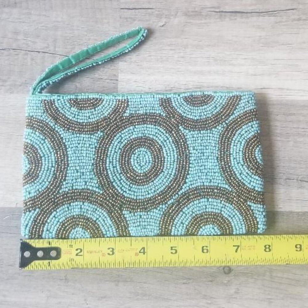 Beaded Zipper Wristlet Purse - Picture 2 of 3